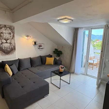 Anchor Luxury Slatine