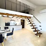 Anchor Luxury *
