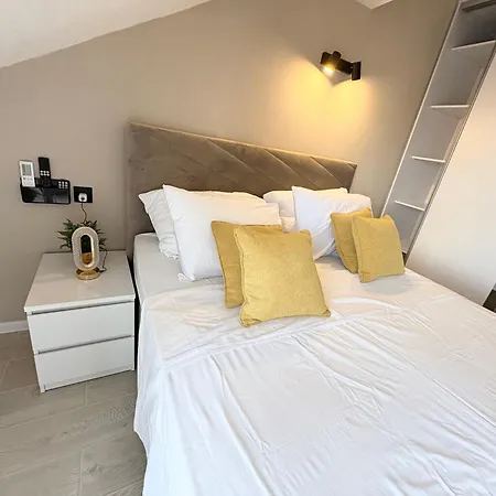 Anchor Luxury Апартаменти