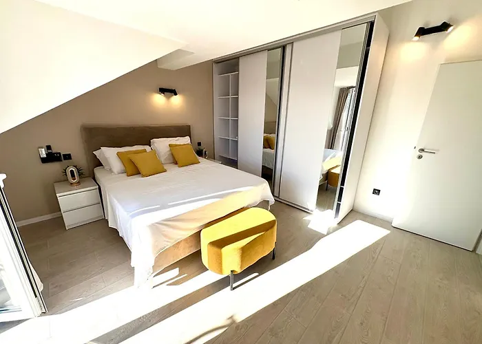 Anchor Luxury Slatine
