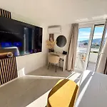 Anchor Luxury *