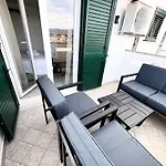 Anchor Luxury * Slatine