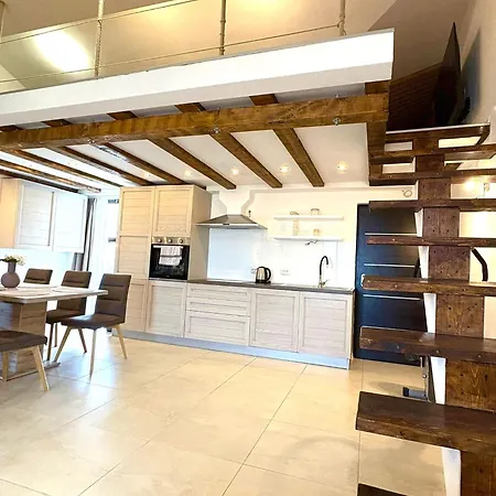 Anchor Luxury * Slatine