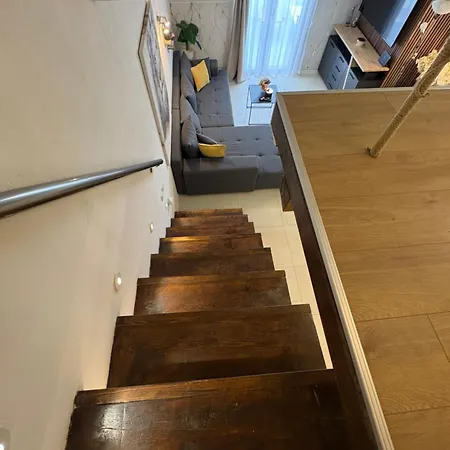 Anchor Luxury Slatine