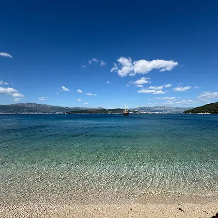 Anchor Luxury Slatine