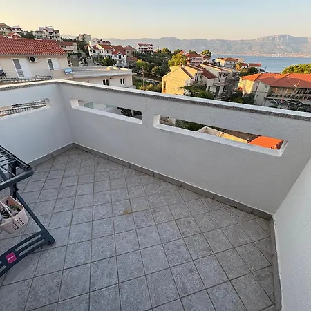 Anchor Luxury Slatine