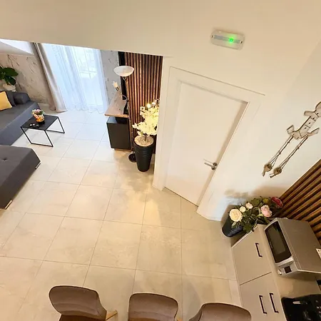 Anchor Luxury * Slatine