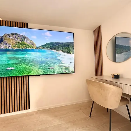 Anchor Luxury Slatine