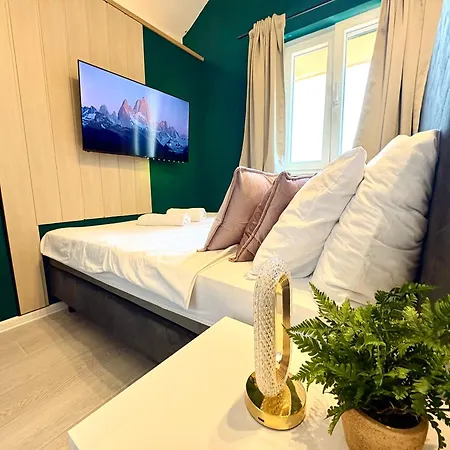 Anchor Luxury Slatine