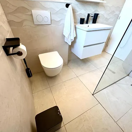아파트 Anchor Luxury