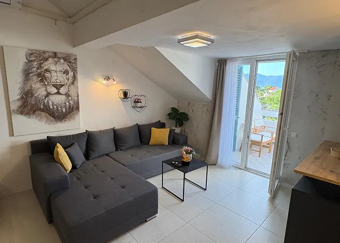 Anchor Luxury スラティネ