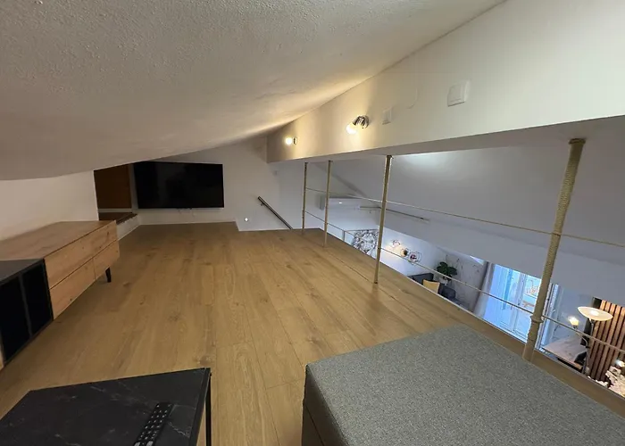 Anchor Luxury スラティネ