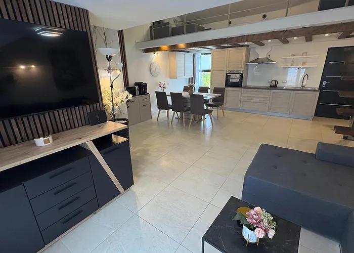 Anchor Luxury アパート スラティネ