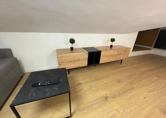 Anchor Luxury アパート スラティネ