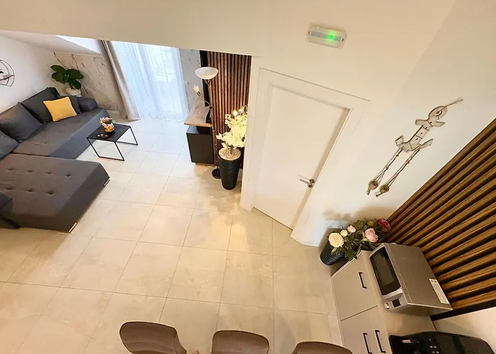 Anchor Luxury * スラティネ